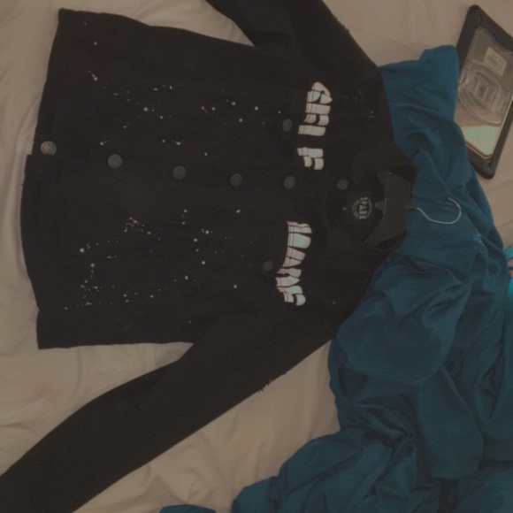 Black jean Jacket for sell - Picture 2 of 2
